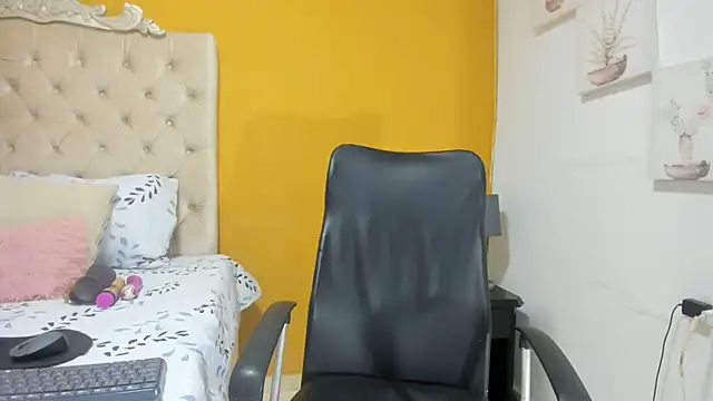 rousse sexyandhot online show from 02-22-26, 01:29