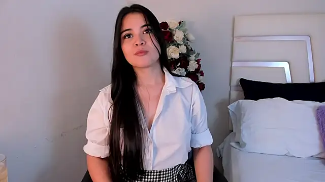 CamilaSofiia online show from 01-18-25, 07:58