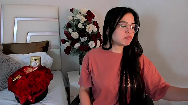CamilaSofiia online show from 02-18-25, 07:41