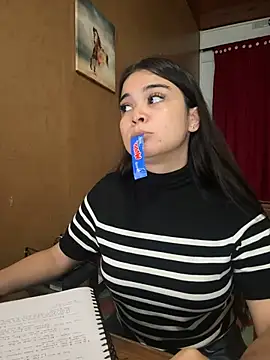 CamilaSofiia online show from 04-11-26, 02:16