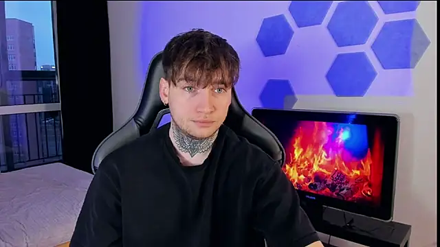 Chris Tyson online show from 03-22-25, 01:43