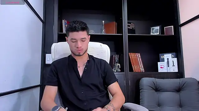 EdwardRoss  online show from 02-16-25, 07:27