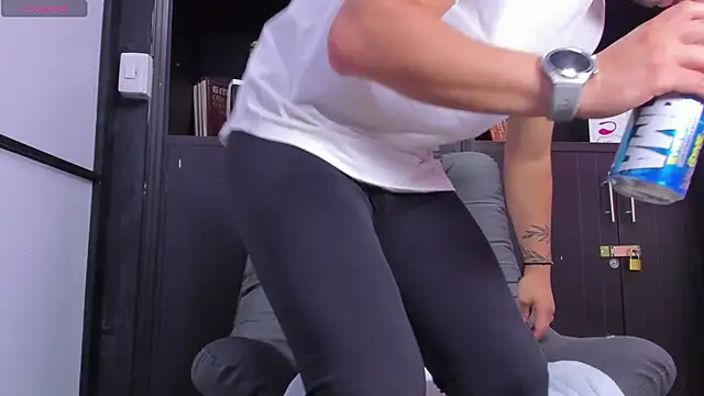 EdwardRoss  online show from 02-19-25, 08:31