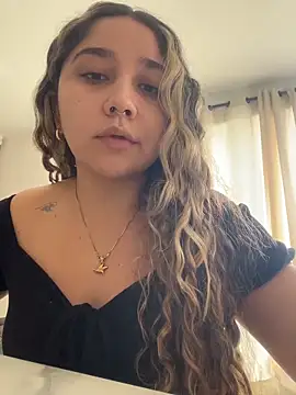 Cherryyquen online show from 02-13-26, 06:37