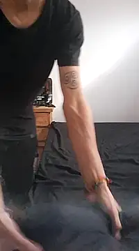 LYZBORNHD online show from 03-12-25, 09:13