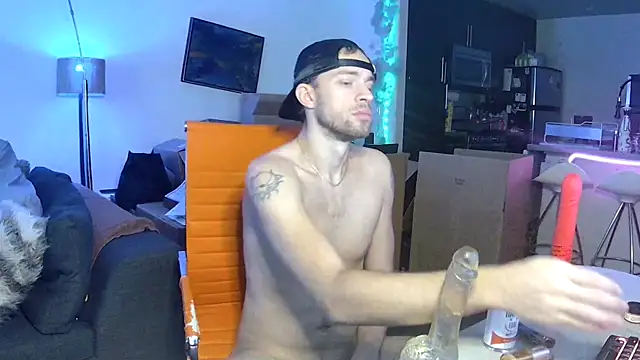 Snapshot of mistermouthy chatting on 11-08-25, 01:17 mistermouthy online show from 11-08-25, 01:17