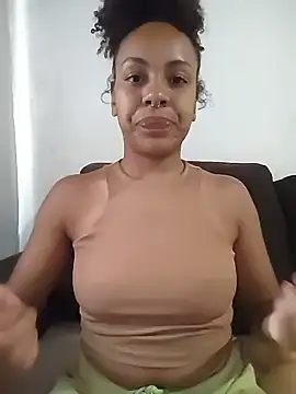 Snapshot of Julia_Pretinha chatting on 12-19-25, 01:07 Julia Pretinha online show from 12-19-25, 01:07