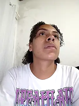 Snapshot of Julia_Pretinha chatting on 04-06-26, 12:41 Julia Pretinha online show from 04-06-26, 12:41