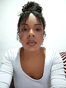 Julia Pretinha online show from 05-30-26, 12:08
