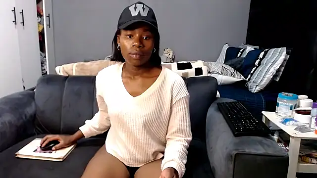 LongPussyLipsxx online show from 12-22-25, 07:55