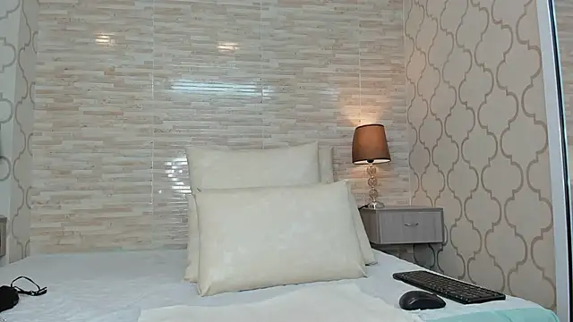 ZoeSmitth online show from 01-30-25, 12:06