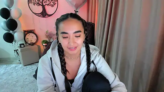 worldofkim online show from 03-31-26, 01:11