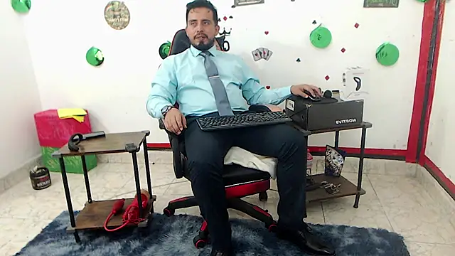 Snapshot of KalethBigDick chatting on 05-10-26, 03:55 KalethBigDick online show from 05-10-26, 03:55