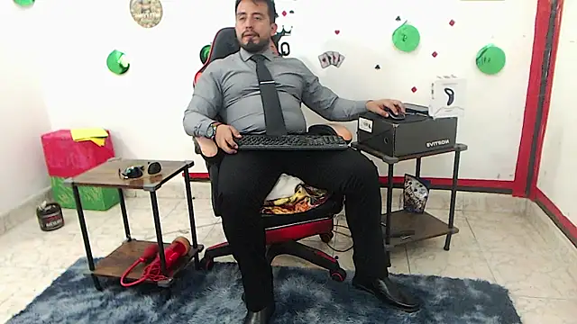 Snapshot of KalethBigDick chatting on 05-11-26, 03:23 KalethBigDick online show from 05-11-26, 03:23