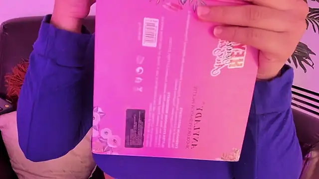 Miia Thompsonn online show from 01-17-25, 03:12