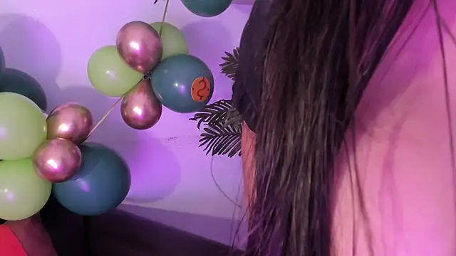 Miia Thompsonn online show from 03-14-25, 03:26