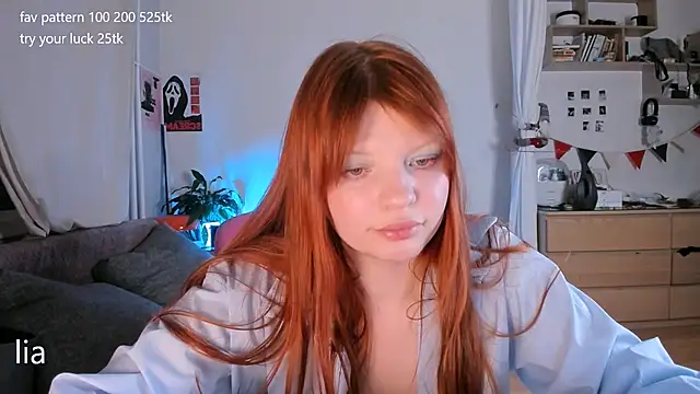Snapshot of lil_lia chatting on 05-11-26, 11:02 lil lia online show from 05-11-26, 11:02