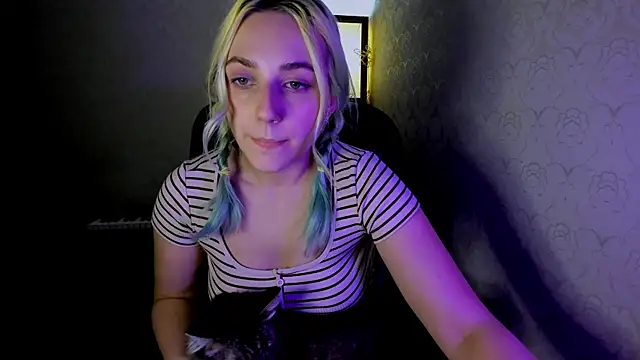 Snapshot of coraline_meow chatting on 12-06-24, 02:38 coraline meow online show from 12-06-24, 02:38