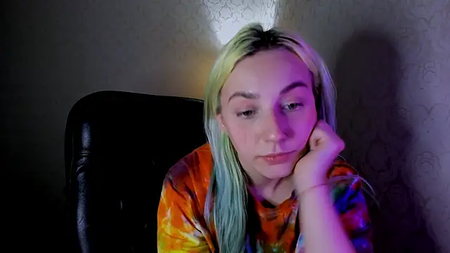 Snapshot of coraline_meow chatting on 12-13-24, 09:13 coraline meow online show from 12-13-24, 09:13