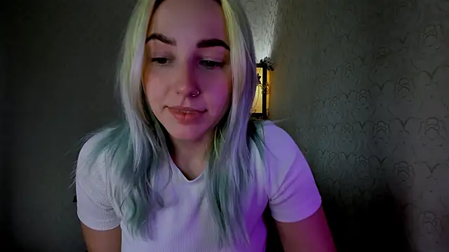 Snapshot of coraline_meow chatting on 12-18-24, 06:32 coraline meow online show from 12-18-24, 06:32