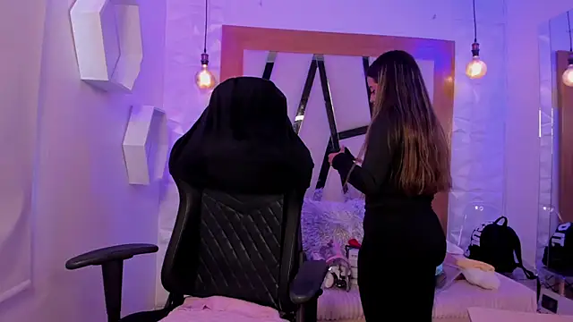 ary cooper  online show from 09-24-25, 12:30