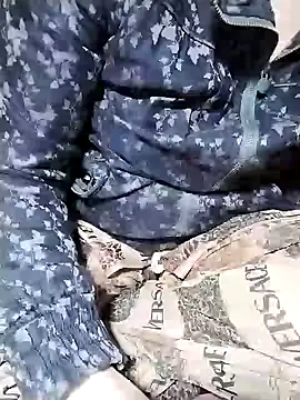 Hyemin online show from 12-30-24, 11:48