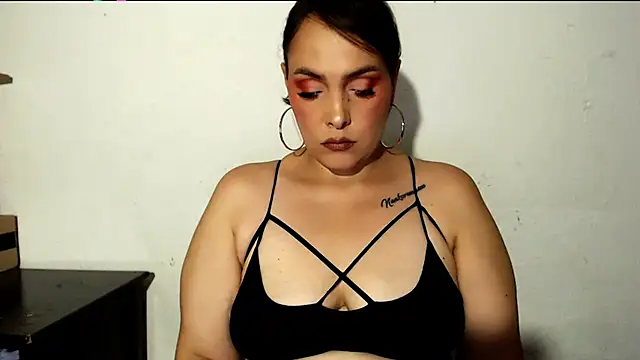 Snapshot of Miss_Agatha chatting on 10-08-25, 12:41 Miss Agatha online show from 10-08-25, 12:41