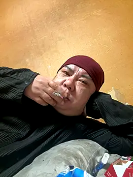 Snapshot of punk0805 chatting on 12-19-25, 11:17 punk0805 online show from 12-19-25, 11:17