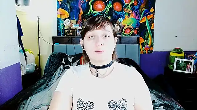 Snapshot of Chloenightmare chatting on 04-23-26, 06:10 Chloenightmare online show from 04-23-26, 06:10