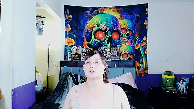 Snapshot of Chloenightmare chatting on 05-02-26, 11:43 Chloenightmare online show from 05-02-26, 11:43