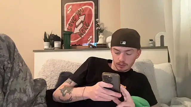 Snapshot of younghungginger chatting on 01-02-25, 07:29 younghungginger online show from 01-02-25, 07:29