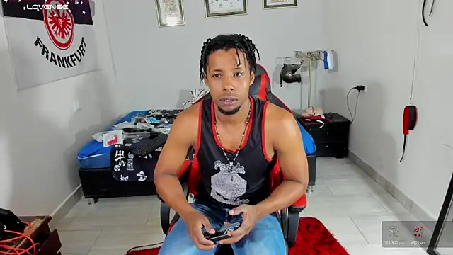 AlejoKhalifa  online show from 11-21-25, 11:47