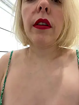 Snapshot of Yourdirtybitch chatting on 02-12-26, 07:47 Yourdirtybitch online show from 02-12-26, 07:47