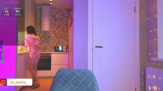 Snapshot of Vostok-6 chatting on 01-09-25, 12:09 Vostok-6 online show from 01-09-25, 12:09