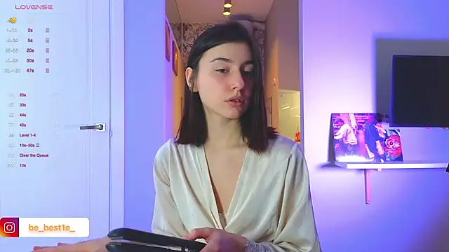 Snapshot of Vostok-6 chatting on 02-10-25, 10:53 Vostok-6 online show from 02-10-25, 10:53