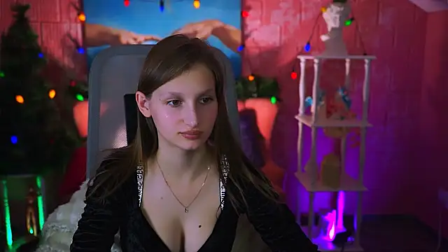 EllaHorton online show from 12-30-24, 09:59