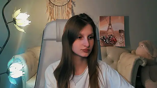 EllaHorton online show from 03-18-25, 12:47