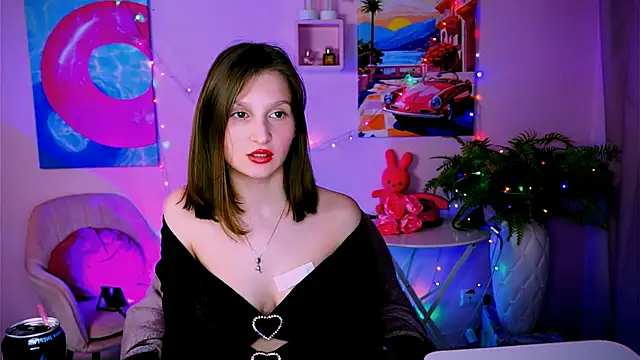 Snapshot of EllaHorton chatting on 04-27-26, 03:54 EllaHorton online show from 04-27-26, 03:54