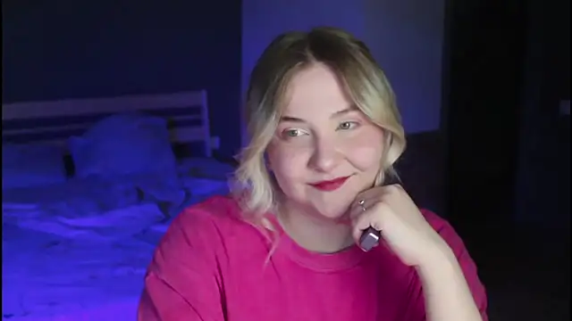 Snapshot of sensual_girrrl chatting on 06-25-26, 12:43 sensual girrrl online show from 06-25-26, 12:43