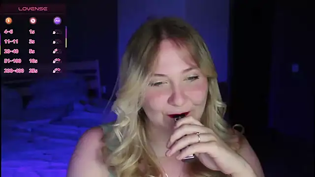 Snapshot of sensual_girrrl chatting on 07-06-26, 12:07 sensual girrrl online show from 07-06-26, 12:07