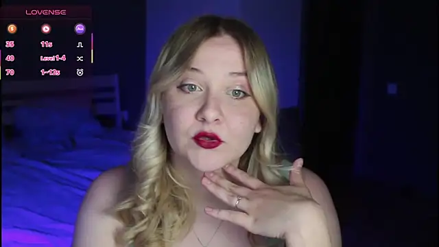 Snapshot of sensual_girrrl chatting on 07-09-26, 12:26 sensual girrrl online show from 07-09-26, 12:26