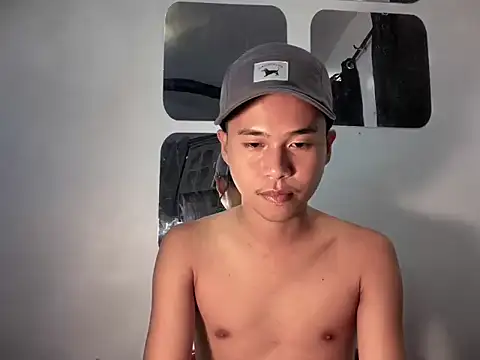 Snapshot of Asiantwink21 chatting on 10-28-25, 03:36 Asiantwink21 online show from 10-28-25, 03:36