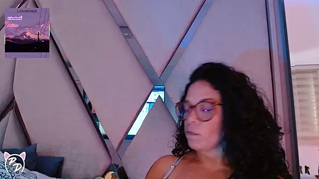 Snapshot of paula_daniela1 chatting on 06-20-26, 10:01 paula daniela1 online show from 06-20-26, 10:01