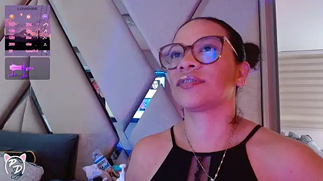 Snapshot of paula_daniela1 chatting on 06-27-26, 09:31 paula daniela1 online show from 06-27-26, 09:31