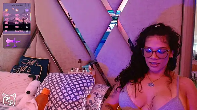 Snapshot of paula_daniela1 chatting on 07-16-26, 09:43 paula daniela1 online show from 07-16-26, 09:43