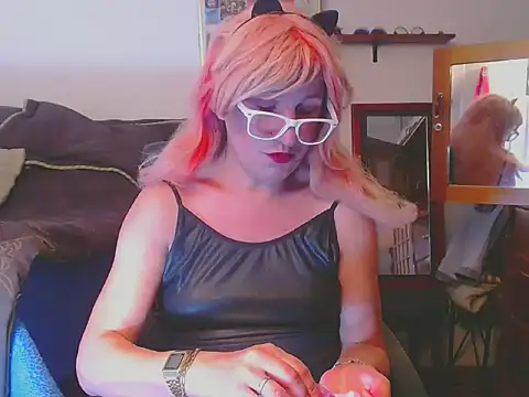 LorenJade online show from 05-12-26, 07:27