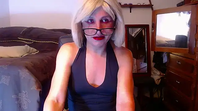 LorenJade online show from 06-21-26, 07:33