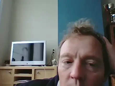 Snapshot of bertolini chatting on 02-20-25, 02:46 bertolini online show from 02-20-25, 02:46