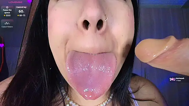 leahtemptation3 online show from 10-05-25, 11:08