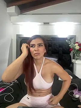 Snapshot of Arianna_Jones1 chatting on 06-20-26, 02:36 Arianna Jones1 online show from 06-20-26, 02:36
